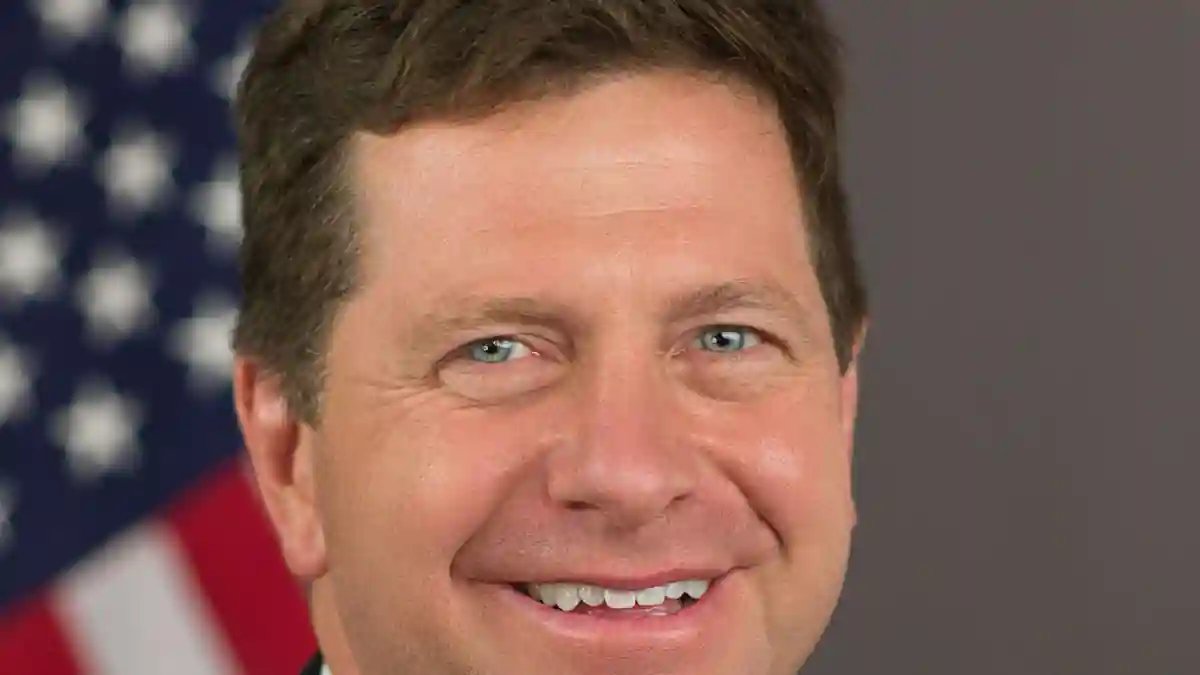 Jay Clayton, Director of National Intelligence, in an official portrait